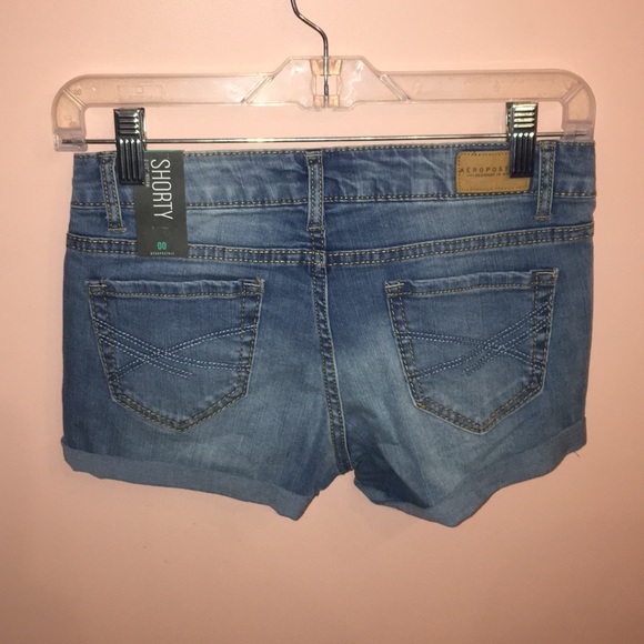 Size 00 Medium Wash Shorts - Picture 3 of 3